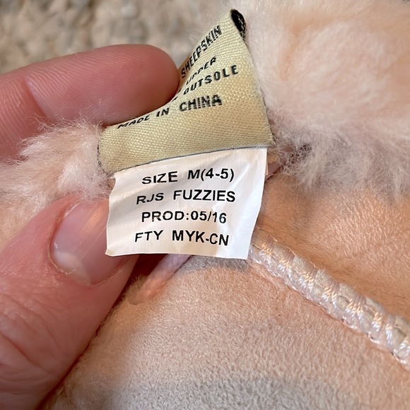 100% Alpaca Moccasins - Picture 4 of 5